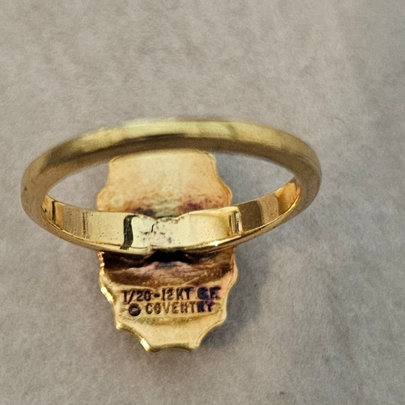 Sarah Coventry Gold Ring with Green Stone - Picture 2 of 7